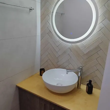 Petmeza F Appartamento Aigio