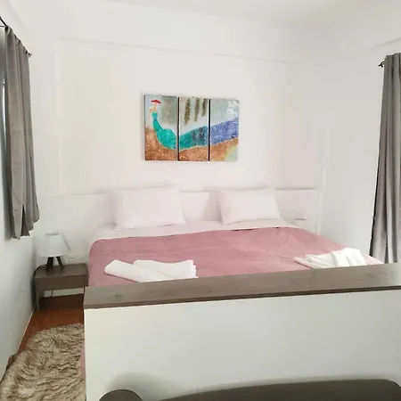 Petmeza F Appartamento *