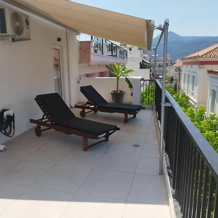 Petmeza F Appartamento Aigio